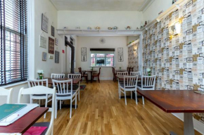  Brecks Hotel  Блэкпул